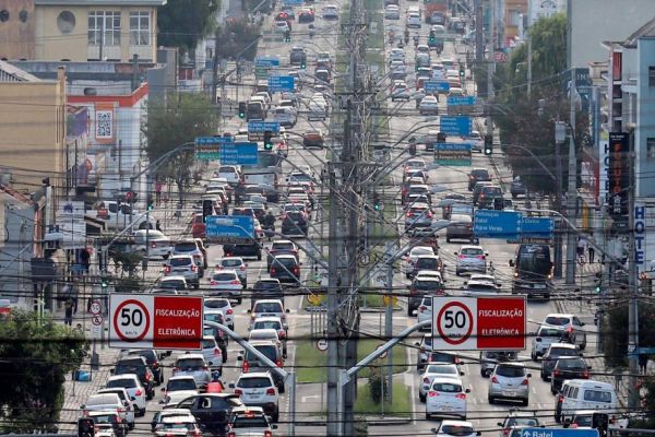 Frota de veículos cresce 12% no Paraná em cinco anos e passa de 8 milhões