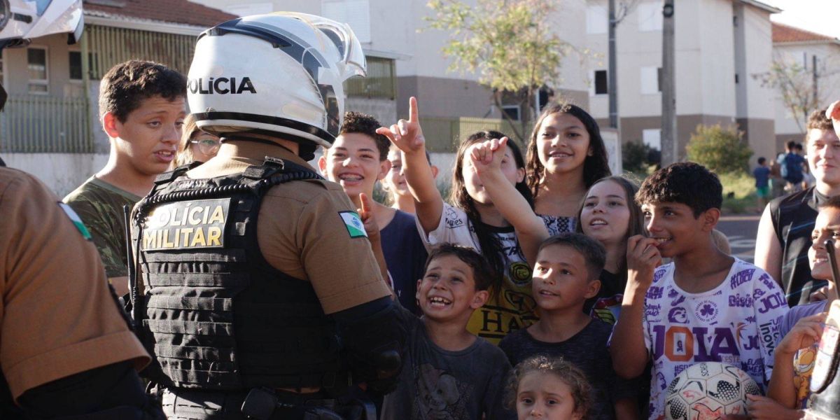 PM promove ação social de páscoa e conscientização no trânsito na região norte de Cascavel