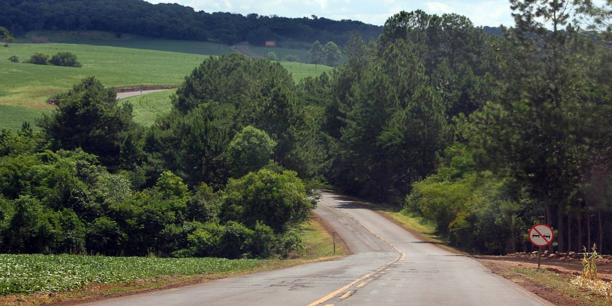 Acidente entre veículo e motocicleta em Catanduvas mobiliza equipe do SAMU na PR-471