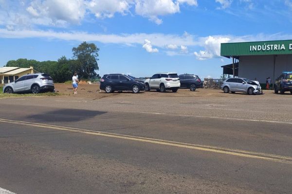 Quatro pessoas ficam feridas após forte colisão na BR-277 em Guaraniaçu