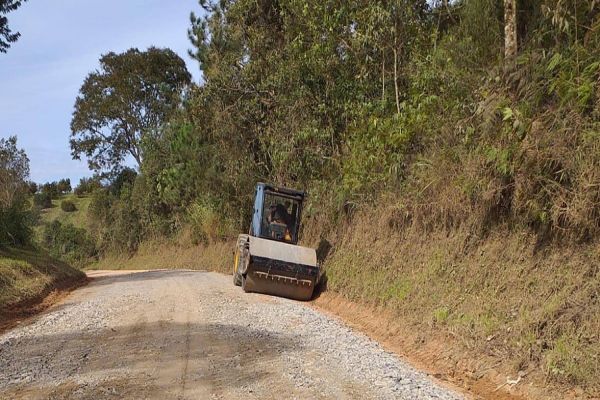 DER/PR assina contrato de R$ 56,9 milhões para pavimentação de rodovia em Doutor Ulysses