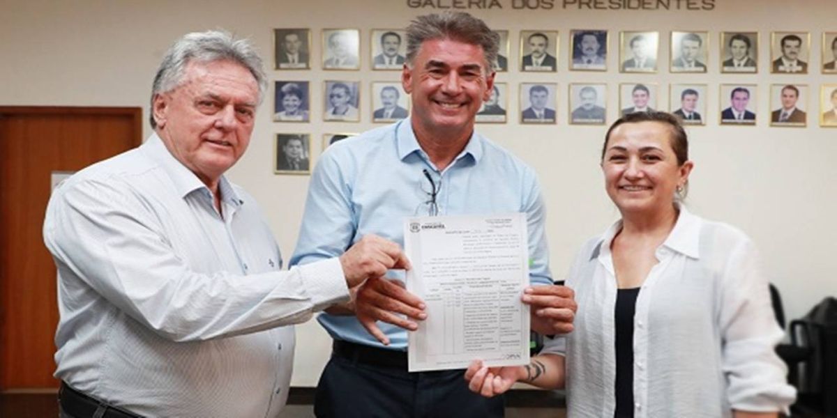 Prefeito Paranhos protocola projeto de aumento salarial para técnicos em enfermagem