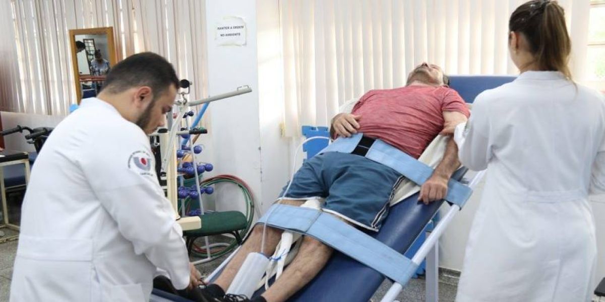 Fisioterapia da Unioeste comemora 100 anos do paciente mais longevo