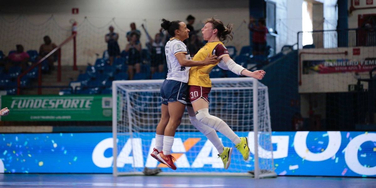 Stein Cascavel garante vaga na final da Supercopa apos jogo eletrizante com Female