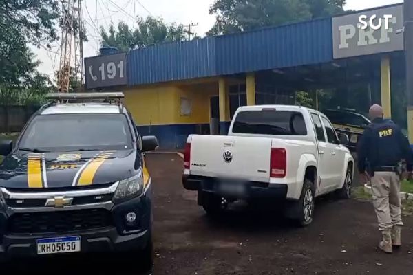 PRF apreende 441 quilos de maconha após duas tentativas de fuga na BR-277 em Céu Azul