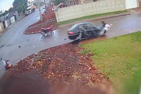 Câmeras de segurança registram atropelamento de menina de 11 anos no Bairro Periolo em Cascavel