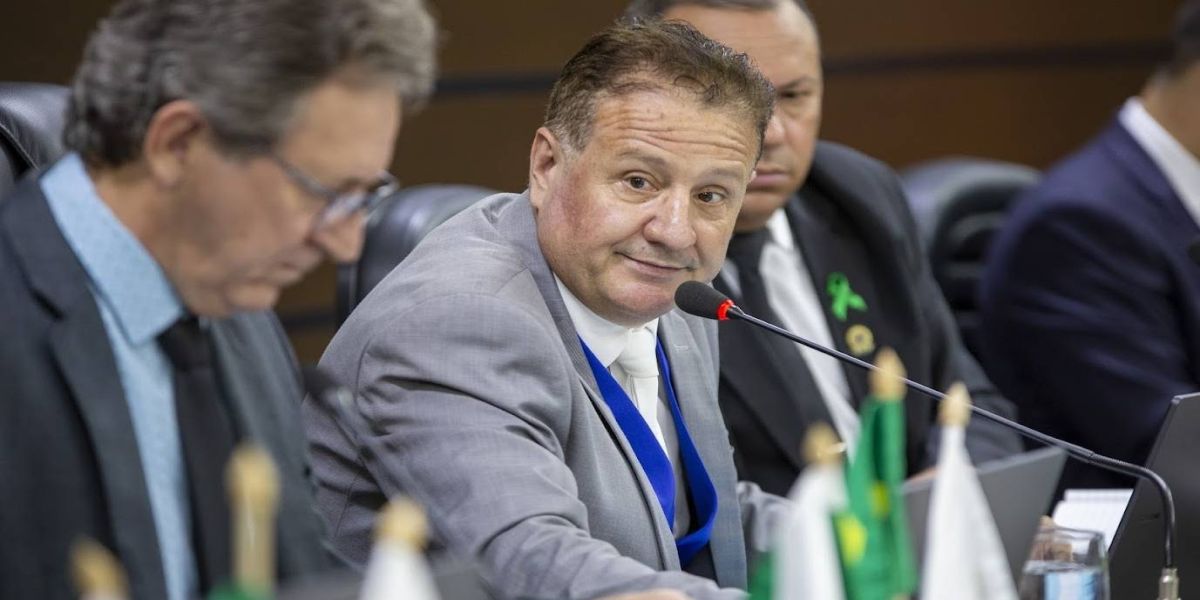 Câmara apela ao Ministro da Educação pela inclusão da LIBRAS no Currículo Escolar