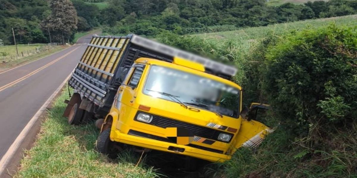 Tombamento de veículo na PR 590 deixa motorista ferido em Matelândia