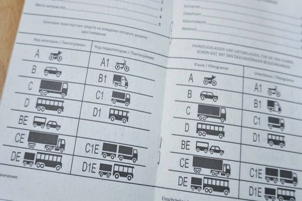 Demanda de estrangeiros por carteira de motoristas aumenta 135% em cinco anos no Paraná