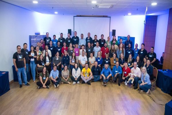 Agentes de crédito se reúnem para capacitação, em Cascavel