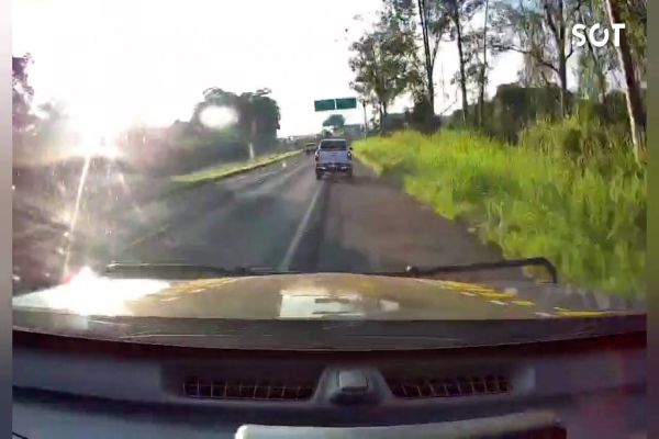 PRF apreende quase 1 tonelada de maconha após perseguição no Paraná; assista