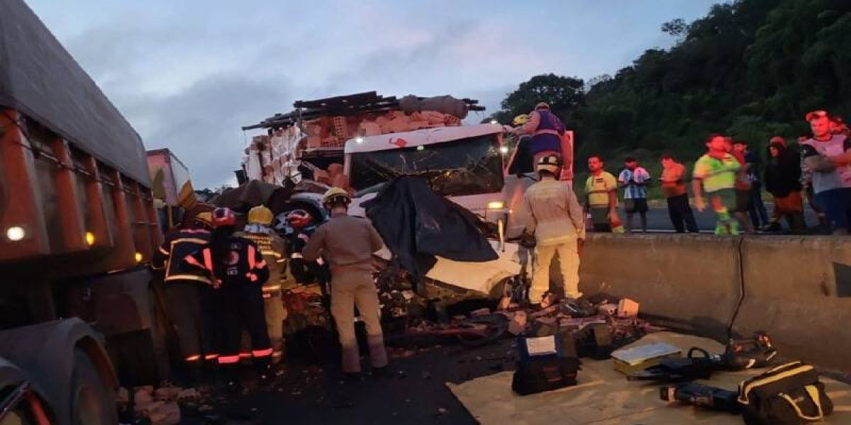 Engavetamento na BR-277 em Guarapuava resulta em duas vítimas fatais e duas mulheres feridas