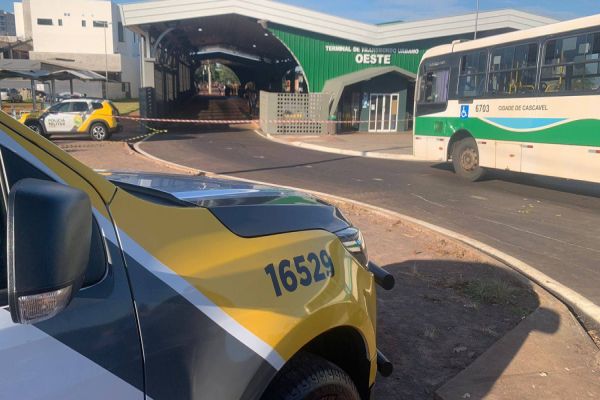 Idoso é atropelado por ônibus no centro de Cascavel