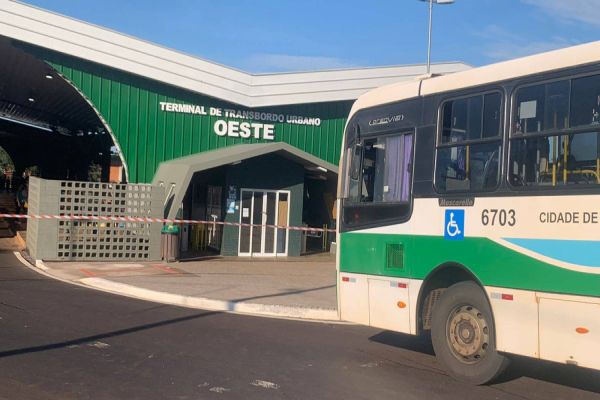 Morre no HU, venezuelano atropelado por ônibus em frente ao Terminal Oeste no centro de Cascavel