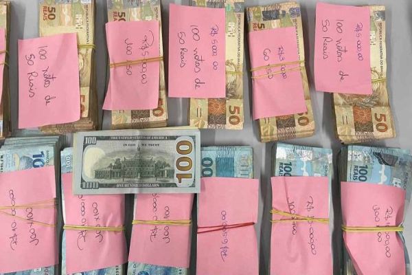 Receita Federal apreende grande quantia em dinheiro na Ponte Internacional da Amizade