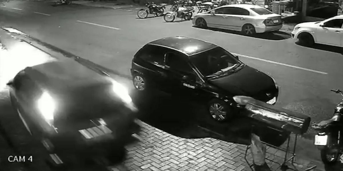 Motorista invade calçada, quase atropela pedestres e foge após discussão no Bairro Santa Felicidade