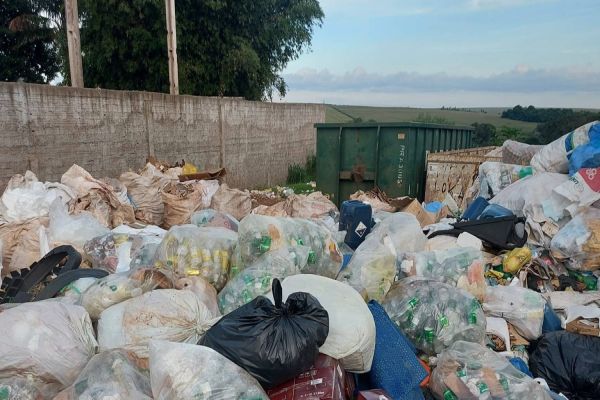 Vereador denuncia abandono do Projeto de Reciclagem no Parque Industrial de Santa Tereza do Oeste