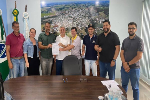 Prefeito de Três Barras assina Ordem de Serviço para pavimentação poliédrica em cinco ruas urbanas
