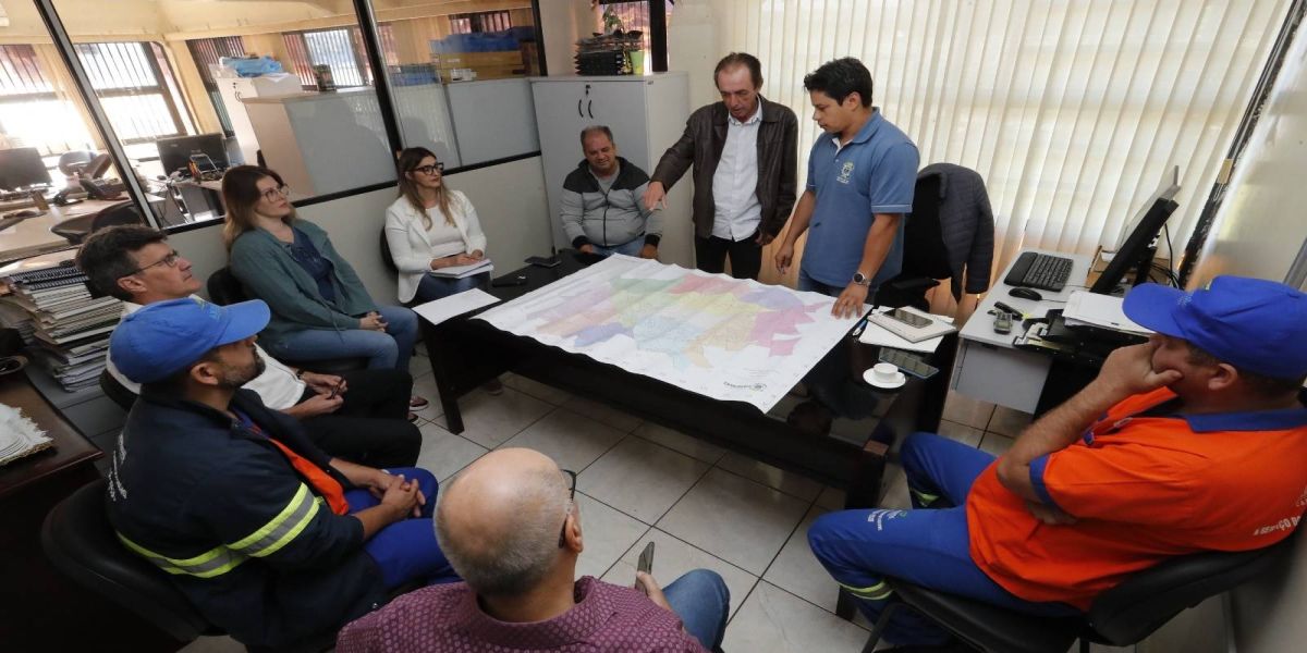 Meio Ambiente intensifica fiscalização e limpeza de terrenos em Cascavel