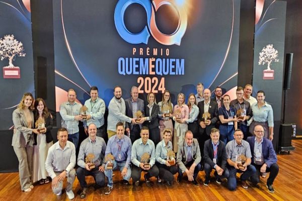 Coopavel conquista prêmio de melhor assistência técnica em suínos do Brasil