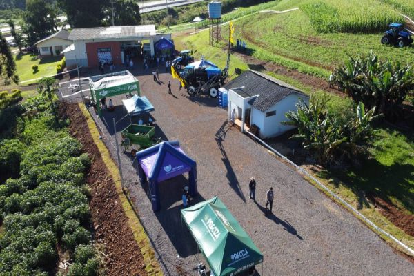 2º Dia de Campo do curso de Engenharia Agrícola da Unioeste é realizado com parcerias de empresas