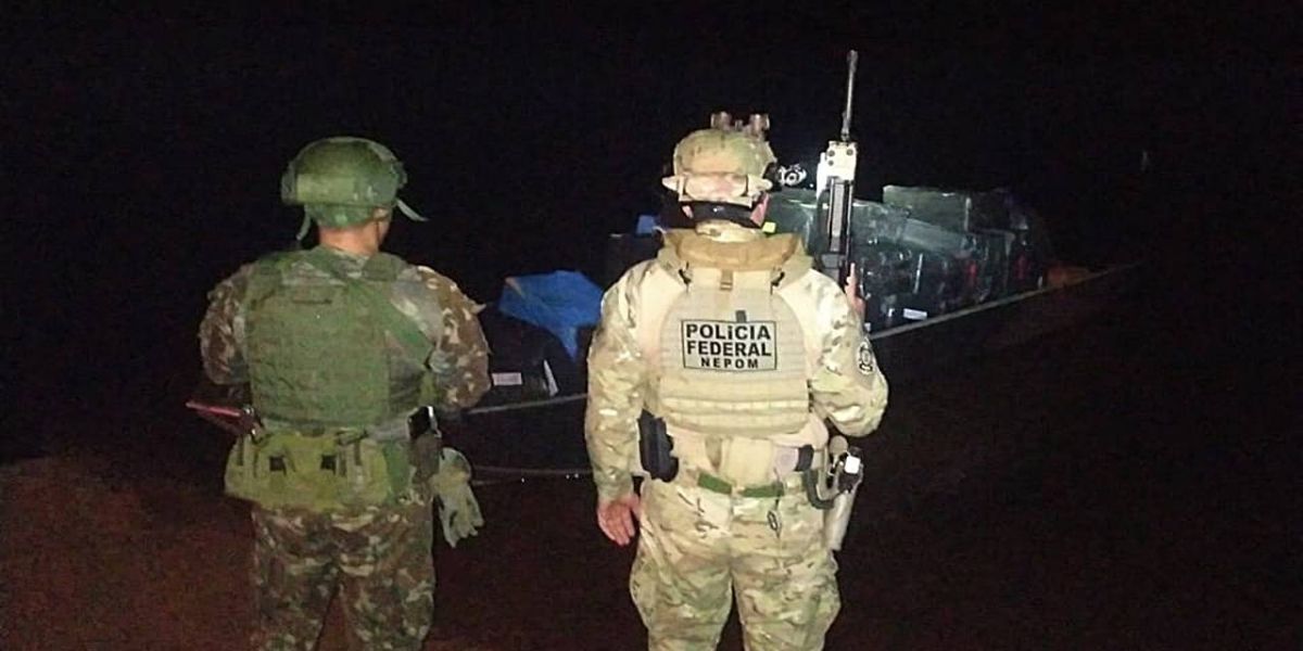 Polícia Federal e Civil apreendem embarcação com cigarros contrabandeados no Lago de Itaipu