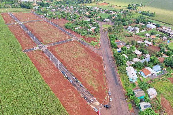 Famílias de Itaipulândia celebram autorização de construção no Jardim Esperança de Santa Inês