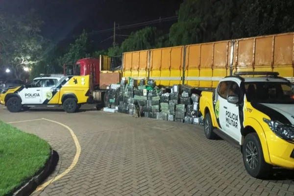 Foto relacionada a notícia: BPRv realiza apreensão histórica: mais de 2 toneladas de drogas interceptadas em Maringá