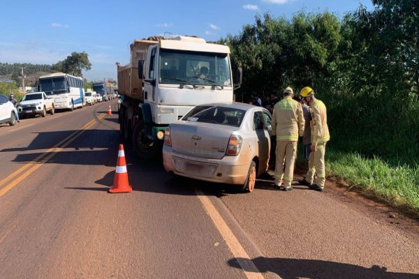 Morador de Braganey fica ferido em colisão frontal na BR-369 em Cascavel