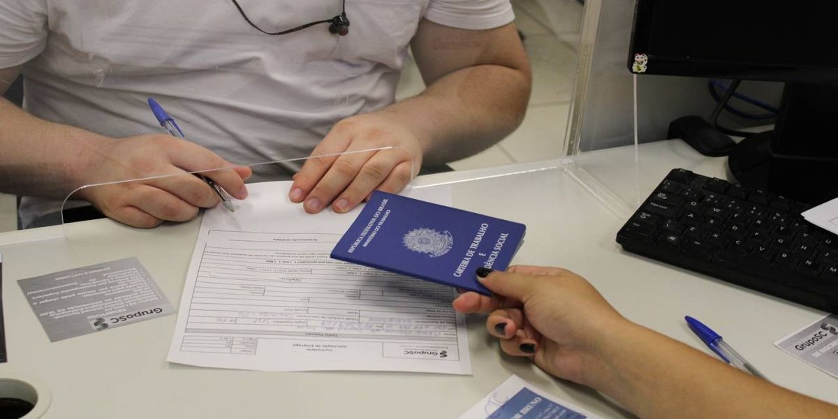 Governo do Paraná vai investir R$ 26,6 milhões para qualificar 21,2 mil profissionais