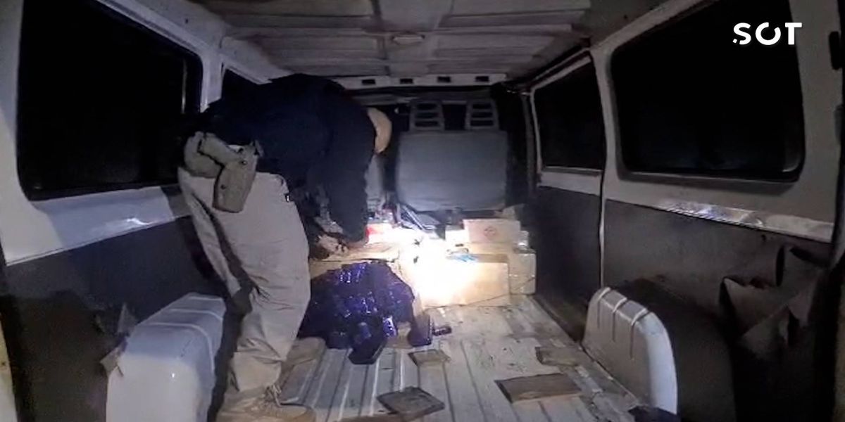 Van carregada de drogas e produtos de descaminho é interceptada pela PRF na BR-277