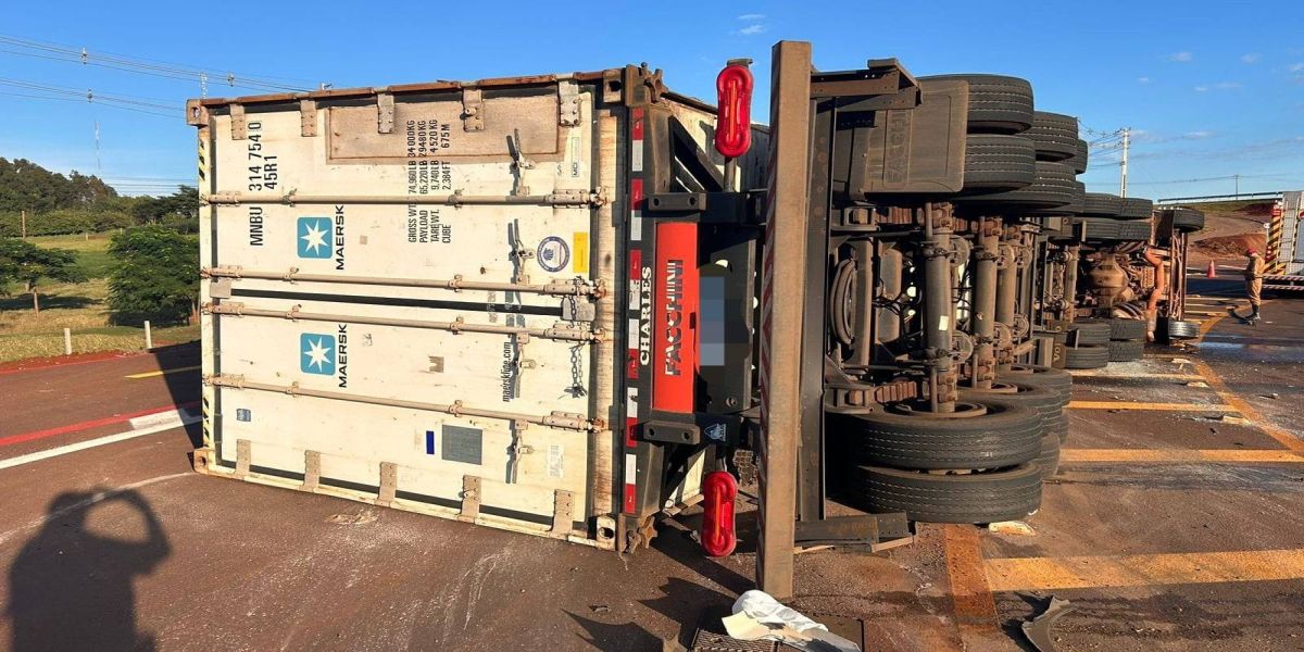 Tombamento de veículo na PRC-467 deixa condutor ferido em Marechal Cândido Rondon