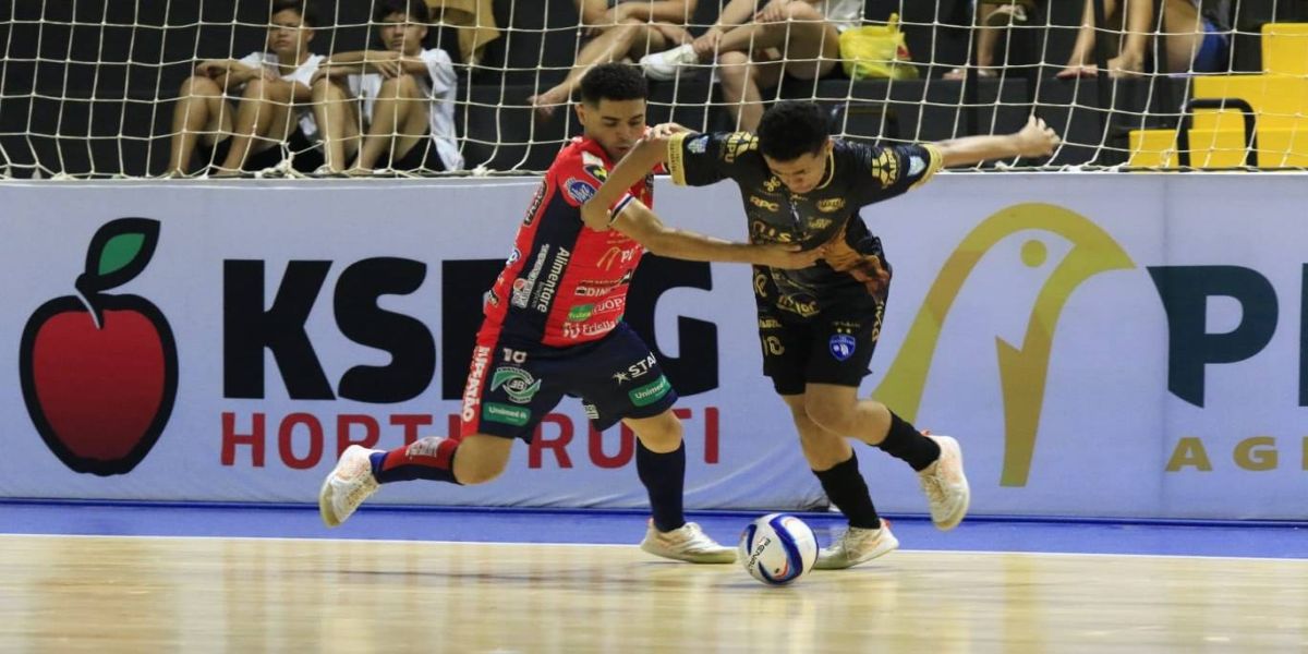 Foz Cataratas vence Cascavel Futsal por 6 a 4 na estreia do Paranaense Sub-20