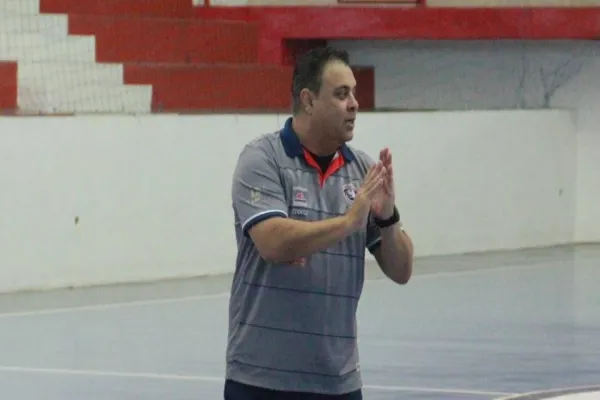 Foto relacionada a notícia: Lucas Chioro deixa o comando do Cascavel Futsal após sequência de maus resultados