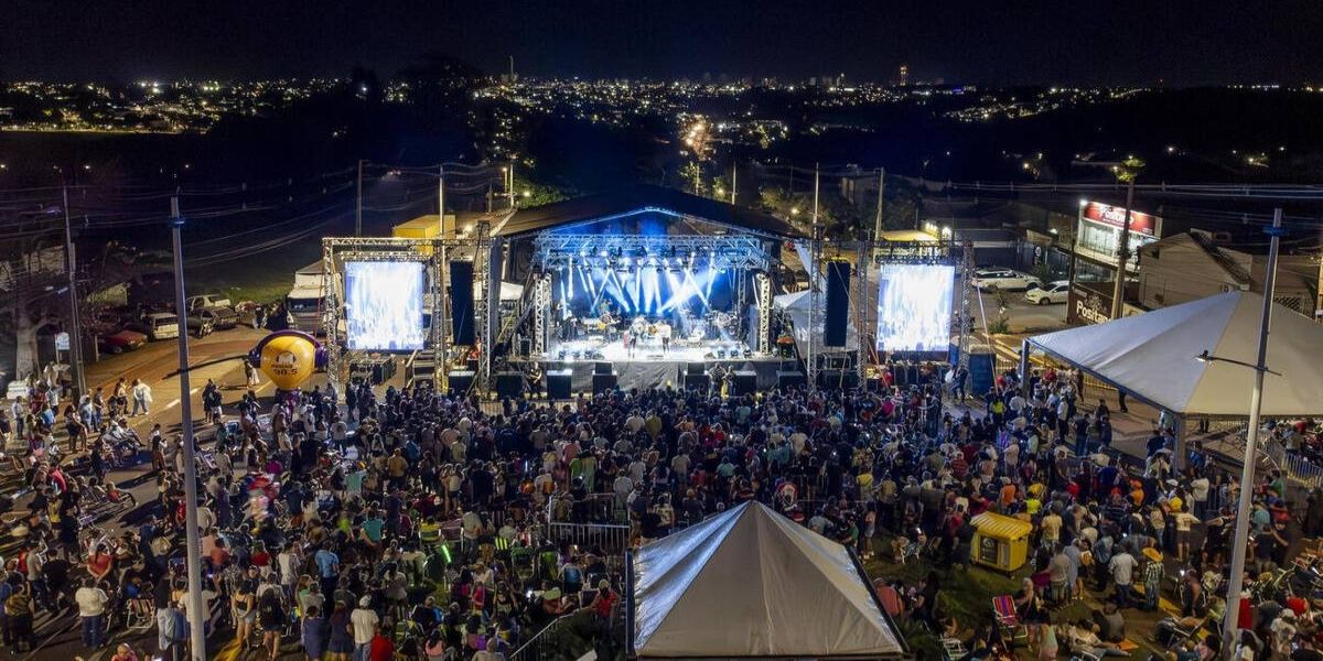 Gian e Giovani encantam multidão no Show do Trabalhador 2024 em Toledo