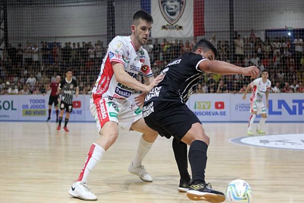 Cascavel Futsal vira o jogo nos segundos finais e vence Corinthians por 3 a 2 pela Liga Nacional