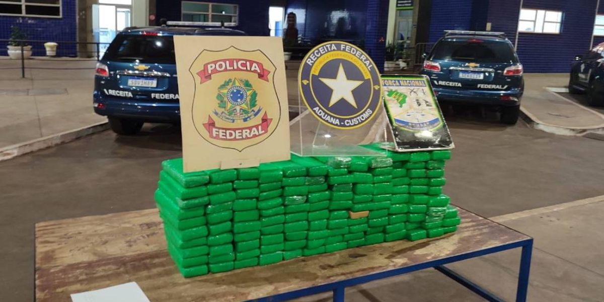 Motorista paraguaio é preso com 124 tabletes de maconha na Ponte da Amizade