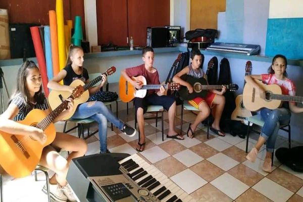 Cultura abre edital para contratação de oficineiros artísticos