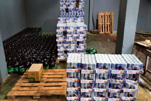 PF e Receita fecham depósito ilegal com centenas de produtos contrabandeados da Argentina