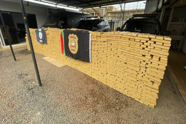 Uma tonelada e meia de maconha é apreendida em Francisco Beltrão pelo Denarc de Cascavel