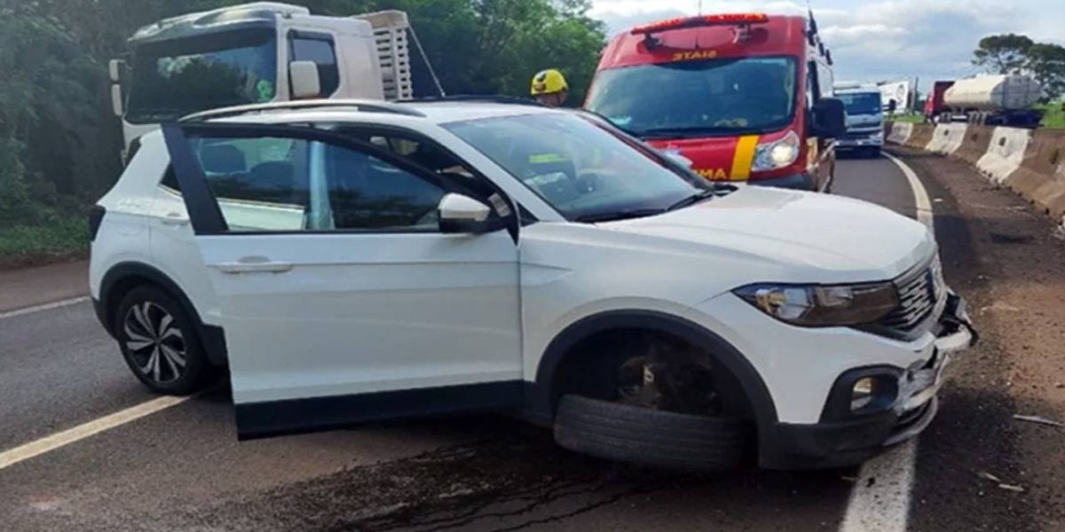 Carro capota na BR 277 e deixa dois feridos em São Miguel do Iguaçu