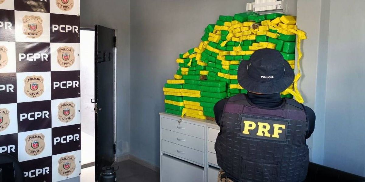 Homem é preso após capotamento de veículo com 292 kg de maconha na BR-277