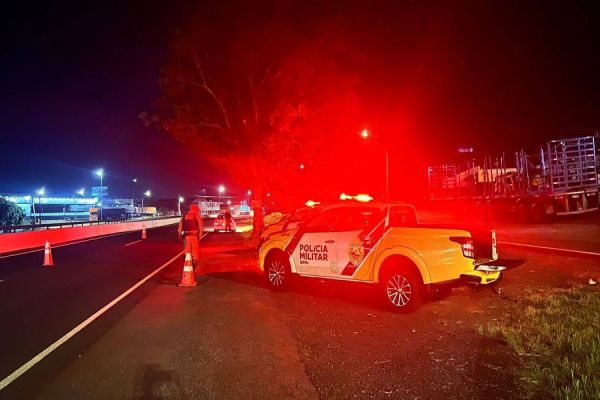 Imagem referente a notícia: Blitz remove 15 motos com escapamento adulterado e flagra 5 condutores embriagados em Cascavel