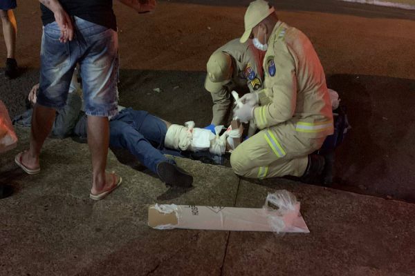 Motociclista sofre fratura exposta em forte colisão de trânsito no Bairro São Cristóvão em Cascavel