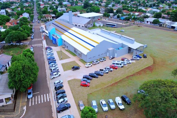 Foto relacionada a notícia: Itaipulândia entrega oficialmente reforma e ampliação do Centro de Eventos Benjamin Sabino Rigo