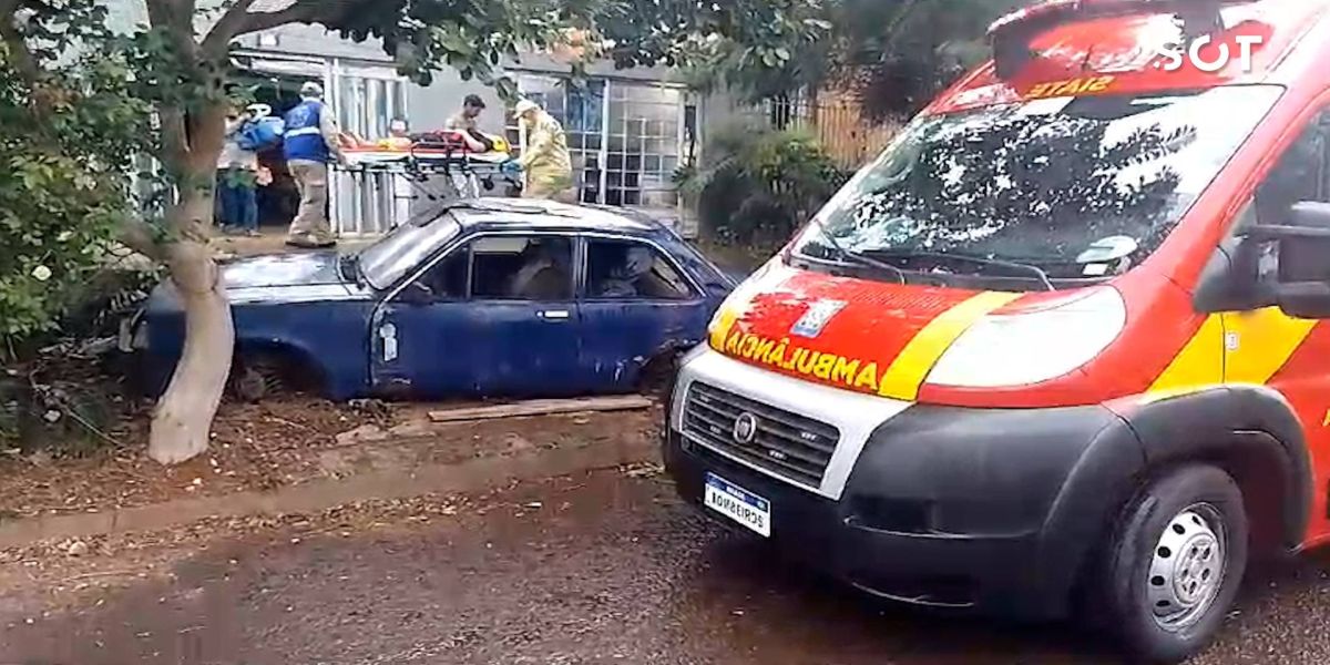Jovem fica ferida após cair de escada no Bairro Cataratas