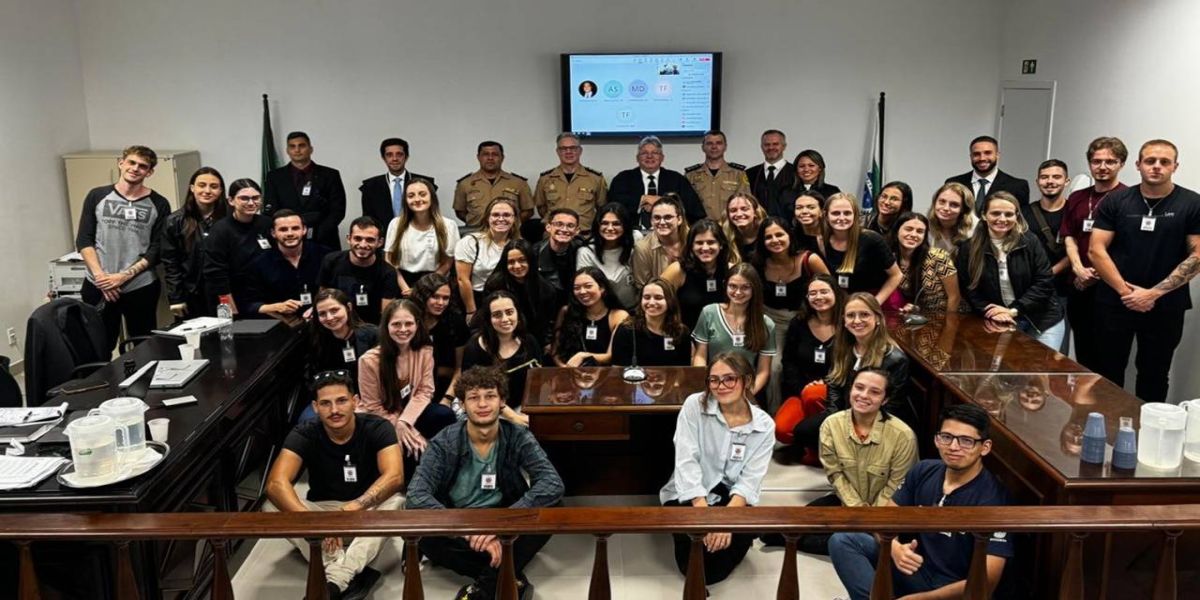 Unioeste: Acadêmicos de Direito conhecem o sistema da Justiça Militar