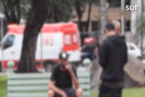 Imagem referente a notícia: Homem é preso em flagrante por tráfico de drogas na Praça do Migrante em Cascavel