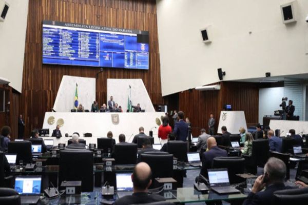 Deputados aprovam criação de Rede de Ajuda Humanitária no Paraná