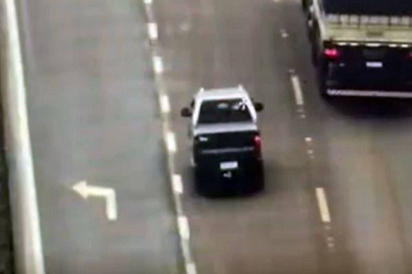 Imagem referente a notícia: Caminhonete S10 furtada no Bairro Morumbi é recuperada em Operação Policial